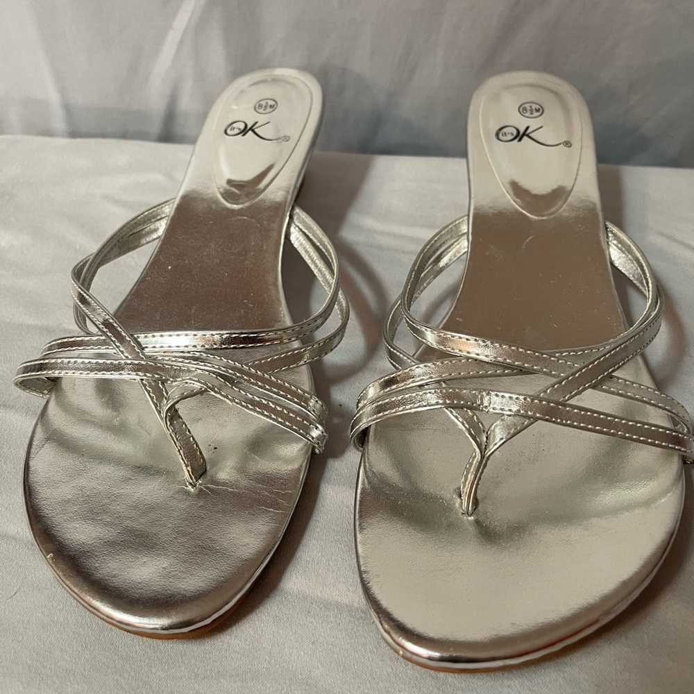 It's Okay Silver Thong Sandal Size 8.5 EUC Wedge Heel